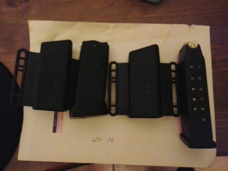 Hola.
Vendo dos cargadores para pistolas GLOCK calibre .45ACP.
1-10 cartuchos,válido para G-30
2-13 cartuchos,válido 00