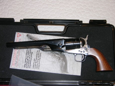 compraria revolver 1851 navy de pietta brocock sistema de air bacs cal 5,5, el revolver es latonado, o 11
