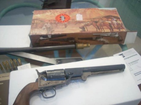 compraria revolver 1851 navy de pietta brocock sistema de air bacs cal 5,5, el revolver es latonado, o 32