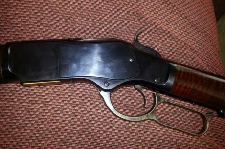 Saludos a todos.

Por si a alguno le interesa, tengo en venta una carabina Uberti, réplica del mítico 12