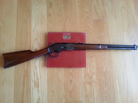 Saludos a todos.

Por si a alguno le interesa, tengo en venta una carabina Uberti, réplica del mítico 22