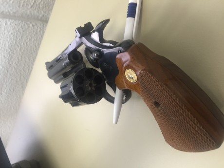 Hola vendo COLT DIAMONDBACK 4", calibre .38spl, capacidad 6, el arma está en pfecto uso y bien cuidada, 02