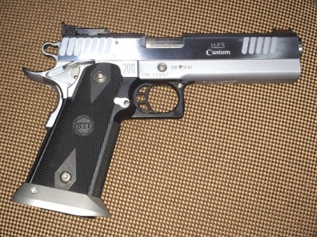 Hola compañeros, un amigo me ha pedido que ponga a la venta esta preciosidad, por que no la usa y la tiene 00