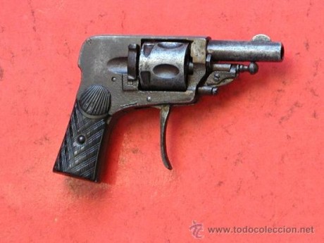 Hace unos días encontré por casualidad en una web extranjera un arma a la venta que hacía muchos años 141