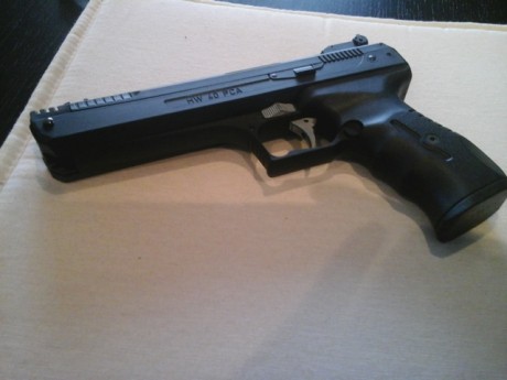 La compré usada hace como un mes . Estaba, y sigue, como nueva.
No soy "pistolero" ( tengo un 02