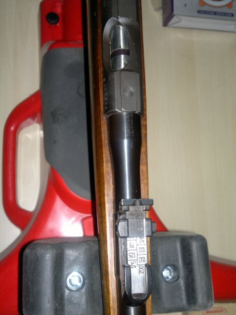 Buenas tardes:

Se vende carabina cerrojo brno 2, calibre 22lr, cargador de cinco cartuchos, precisión 00