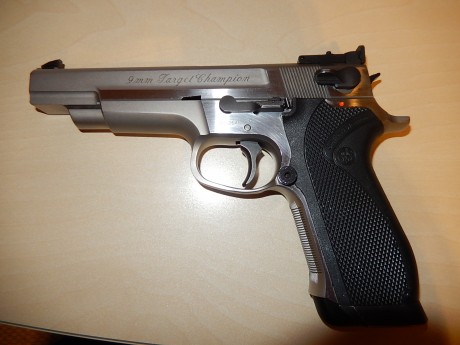 Hola pongo a la venta este arma que no hace falta que os cuente es de lo mejor que se puede 
comprar para 02