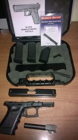 Buenas tardes.
Vendo mi Glock 19 gen3 en magnifico estado, ya se ve en las fotos. Con el arma doy también 01