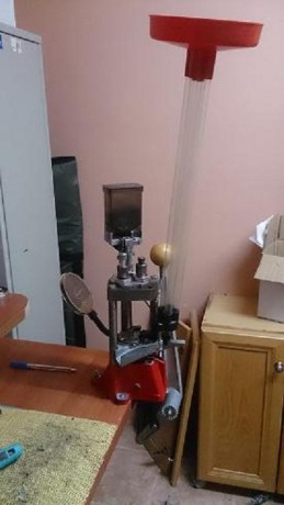 vendo lote maquina recarga lee modelo pro 1000 varios calibres 9m y 38.
precio lote 120€ los dais no estan 00