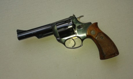 vendo revolver astra calibre 38 de 4"
precio 100 euros 00