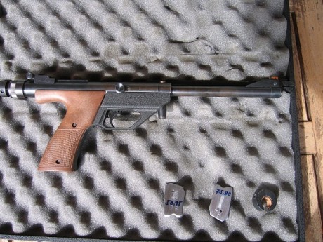 Buenos días.
Sigo con la lista de ventas de esta que se me había quedado en el tintero.
Pistola Hammerli 00