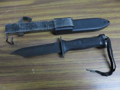 Cuchillo decombate USN mk3 mod 0, usado por los SEAL, 40 euros, 11 euros portes península esta en Barcelona 00