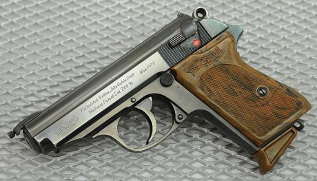 Hace unos días encontré por casualidad en una web extranjera un arma a la venta que hacía muchos años 90