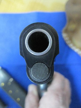 Bueno pues eso, que ando buscando pistola con las 3 BBB´s del calibre 45 ACP dando prioridad al formato 30