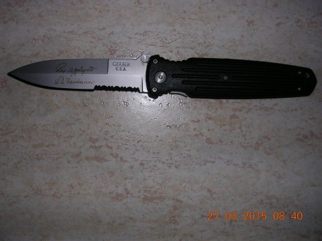 hola me gustaría que me aconsejeís un cuchillo de combate bueno y asequible, me interesa el sog seal team 102