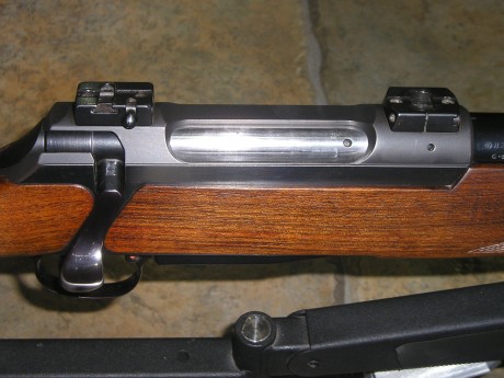 Vendo SAUER 200 en 7RM en buen estado de aceros y de maderas, tiene un bollo en el pistolet fácilmente 11