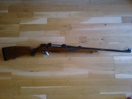 Vendo rifle marca krico calibre 270 wm.
El rifle esta en perfecto estado no ha pegado muchos tiros pues 02