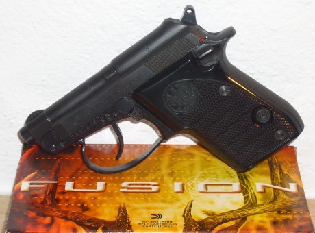 ¿Alguien tiene una o me puede contar algo de esta pistola?.

¿Se puede encontrar en España?.

Gracias. 30