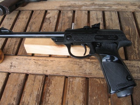 Buenos días.
Sigo con la relación: 
Pistola Walther LP 53 150 € modelo diferente del anterior post.
Después 02