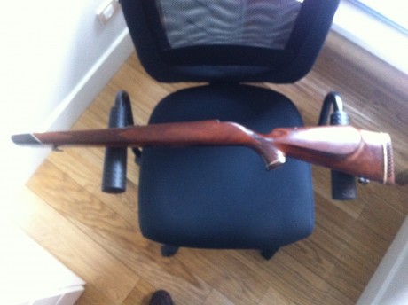 Cerrojo Mark V. Sin puntos de mira, medias monturas Leupold QR, culata apomazada, gatillo Timney y aguja 02