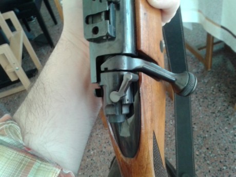 Por falta de uso vendo un ejemplar del mítico Winchester 70, en calibre 338 win mag. El conjunto está 31