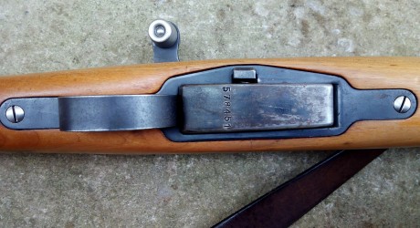 Vendo este estupendo fusil suizo con toda la numeracion coincidente. Dispone de 3 peines,correa original 02