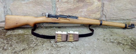 Vendo este estupendo fusil suizo con toda la numeracion coincidente. Dispone de 3 peines,correa original 00