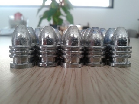 He comenzado a fundir proyectiles minie para mi Springfield 1861.Pese a que fundo todos mis proyectiles 61