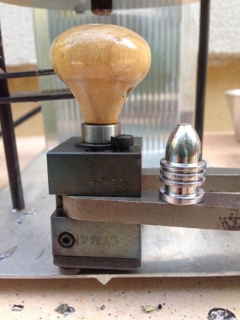 He comenzado a fundir proyectiles minie para mi Springfield 1861.Pese a que fundo todos mis proyectiles 101