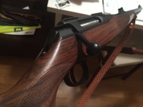 Se vende SAUER 202 Classic en calibre 30.06; madera grado 2, montura carril original sauer isi-mount, 30
