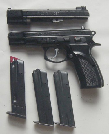 Pistola Brno CZ75 B calibre 9mm PB con kit del 22lr. Buen estado. 3 cargadores. Más fotos a petición.

Contacto: 00