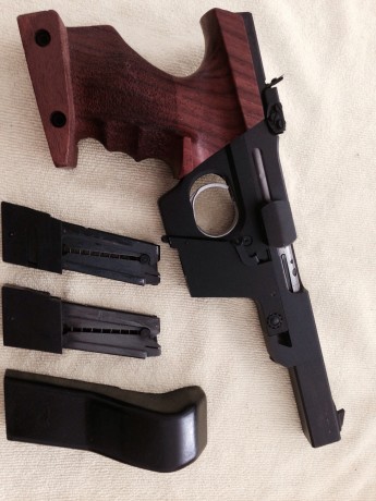 Se venden dos pistolas Walther Gsp una del calibre 22 y la otra del calibre 32. Ambas con cacha anatomica 02