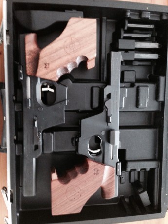 Se venden dos pistolas Walther Gsp una del calibre 22 y la otra del calibre 32. Ambas con cacha anatomica 00