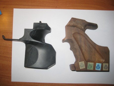 Hola, vendo ya sólo una de la cachas, la Pro-Grip de Anschutz 8002-9003, prácticamente nueva, talla L. 00