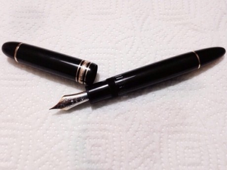 Es el modelo mas clásico de la marca que es el Meisterstück, o Maestro de la Escritura en castellano, 00
