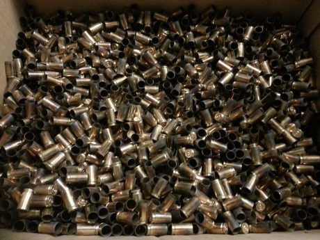 vendo vainas un disparo
vainas 9 mm  S&B 1 tiro
1000 vainas a 20€ + 15€ porte
Lotes de más de 1000 00