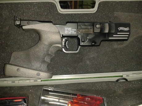 Hola, un amigo me pide que le ponga a la venta su pistola Walther SSP cal.22 lr. Su estado es impecable, 00