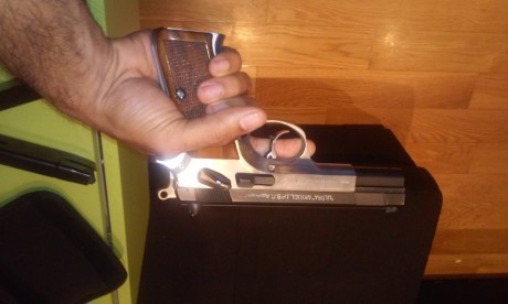 Se vende dicha arma tanfolio.la adquiri en este foro hace poco ha al unico dueño,pero me han operado y 00