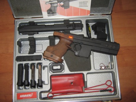 Se vende Hammerli 280 con doble carro 22lr y 32wc ,gran pistola de precision, cacha K nill talla S, maletin 00