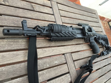 hola vendo vz 58 con dos cargadores,bocacha ,dos culatas ,montura para visor y correa,el arma se encuentra 01