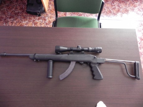 Vendo Ruger 10/22 culata plegabe Butler Creek, impecable con la culata original de madera, impecable ni 02