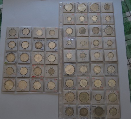 Buenas.

Tengo para cambiar 40 monedas de plata de varios países, son monedas repetidas en mi colección.

Principalmente 01