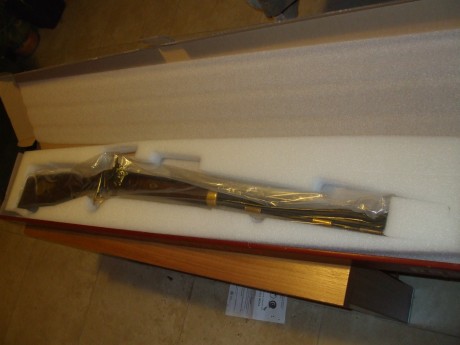 Hola, vendo rifle calibre .45 percusión ardesa Hawken Woodsman comprado nuevo en Agosto de 2014. Tiene 02