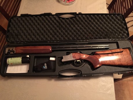 Hola pongo a la venta mi Browning b525 es el modelo trap, la culata es la de serie pero se le instaló 01