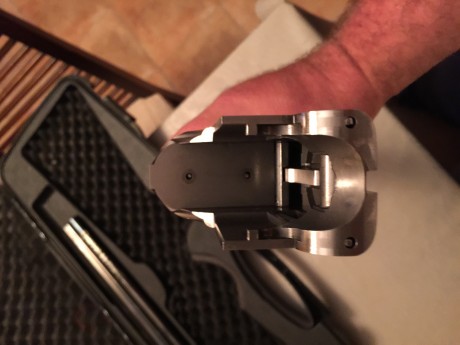 Hola pongo a la venta mi Browning b525 es el modelo trap, la culata es la de serie pero se le instaló 00