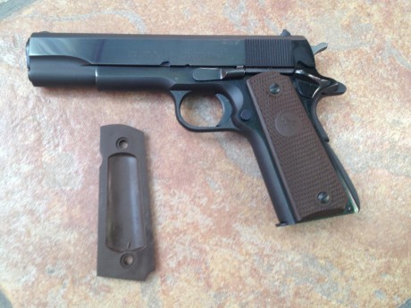 Vendo estos 3 juegos de cachas para Colt 1911.
Como se puede comprobar TODAS se han probado en un modelo 21