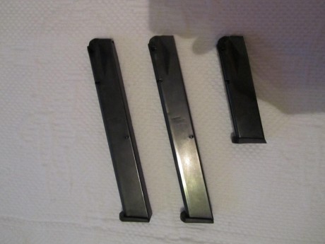 Cargadores de 30 cartuchos ------------ VENDIDOS

Queda el cargador de 15, que vendo por 20 euros, envio 01
