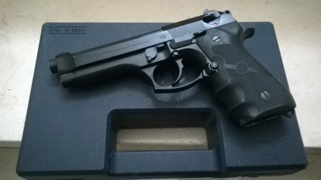 Vendo mi beretta 92 fs casi nueva. Tal y como se ve en las fotos la vendo por que he comprado otra y quiero 01