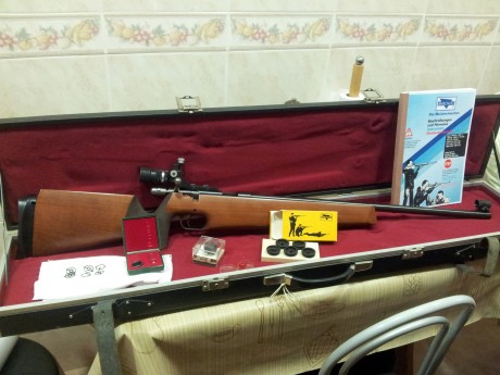 Vendo Carabina ANSCHÜTZ Match 64 Cal. 22LR con Diopter, estuche rígido y demás accesorios. Esta en perfecto 02