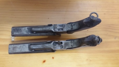 Hola alguien me podria dar informacion de esta pareja de pistolas con bayoneta,sobre su fecha,calibre 01